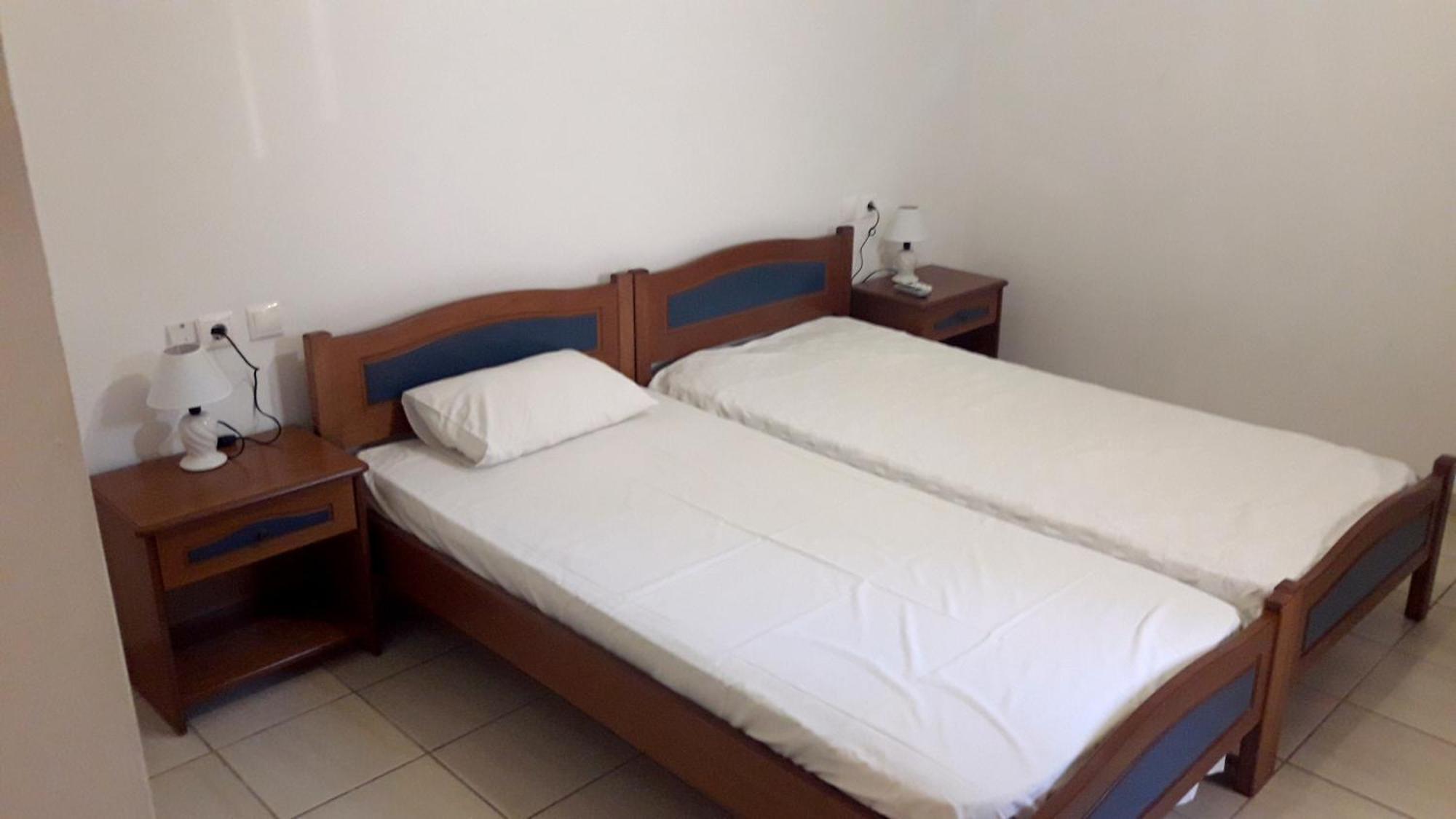 Theofilos Appartements Livadi  Pokoj fotografie